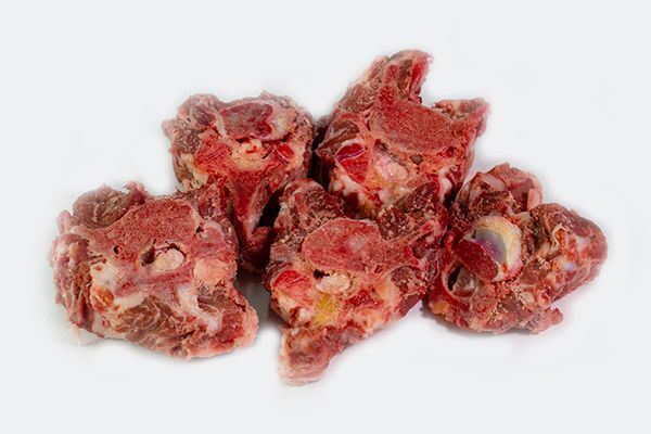 Espinazo ibérico de cerdo para cocido, bolsa de 1 kg envasada al vacío de Olalla.