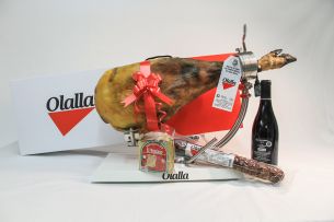 Estuche Regalo Paleta Cebo de Campo 50% Ibérica + Salchichón Ibérico Cular + Vino + Queso Gran Reserva Montaño