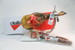 Estuche Regalo Paleta de Cebo de Campo 50% Ibérica + Salchichón y Chorizo Ibérico Cular + Queso Gran Reserva Montaño